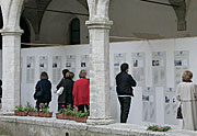 La mostra nel chiostro di San Domenico