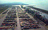 Porto di Gioia tauro, containers
